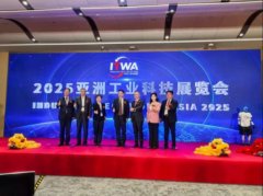 不雅众供给深度理解行业趋向、成立专业人脉、